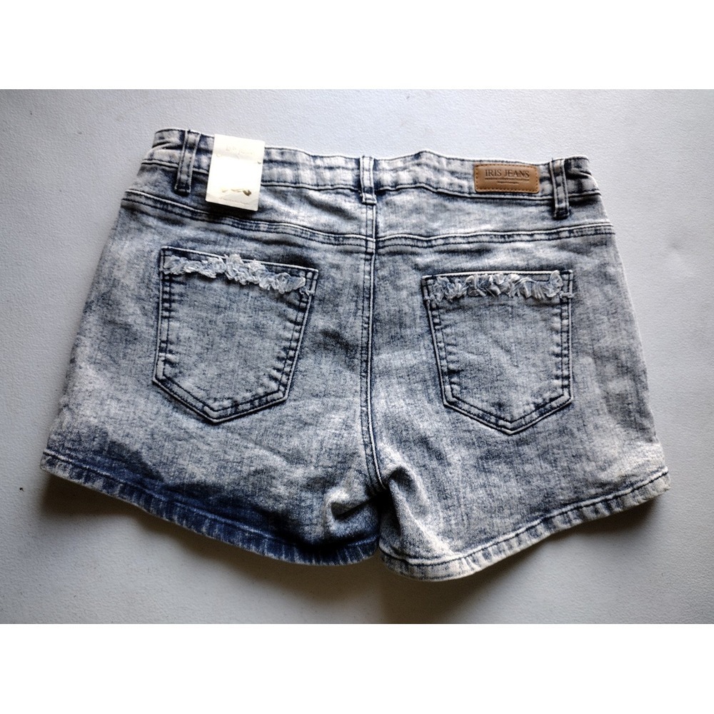 Iris Jeans Womens Size L Acid Wash Southwestern Print Frayed Denim Shorts - Picture 2 of 5